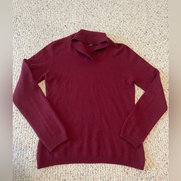 Prive Cashmere Dark Red Sweater Size Small - Picture 1 of 5